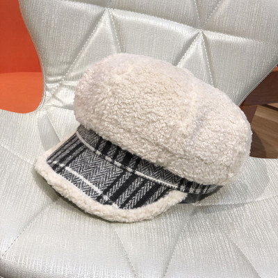 Női pehelysapka kockás napellenzővel