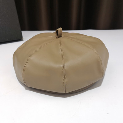 Bőr női barett típusú sapka több színben
