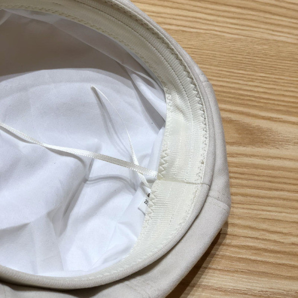 Aktuális női barett típusú sapka felirattal