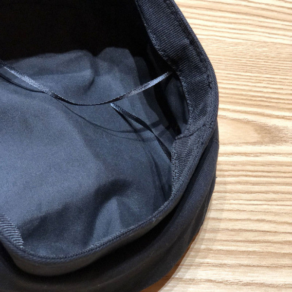 Női modern barett típusú sapka felirattal