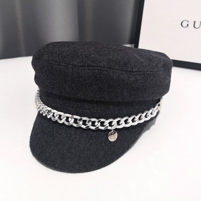 Aktuális női sapka típusú sapka fémlánccal