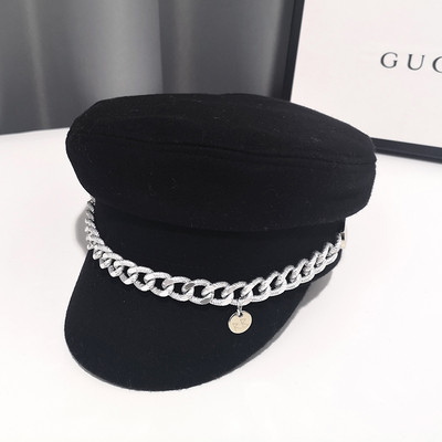 Aktuális női sapka típusú sapka fémlánccal