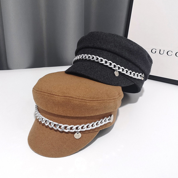 Aktuális női sapka típusú sapka fémlánccal