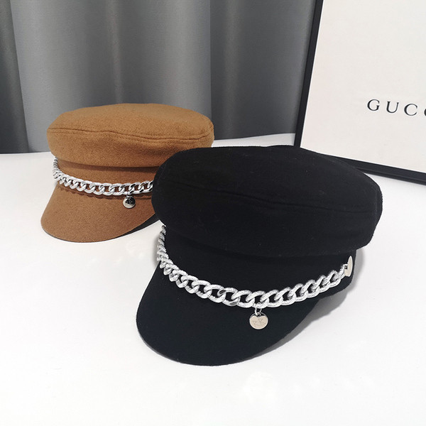 Aktuális női sapka típusú sapka fémlánccal