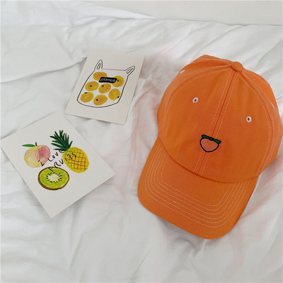 Uniszex sapka napellenzővel és hímzett felirattal