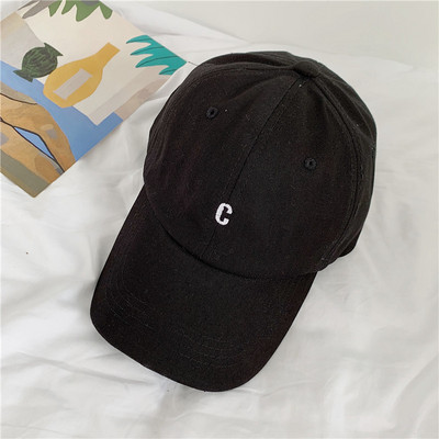 Uniszex sapka napellenzővel és hímzett felirattal