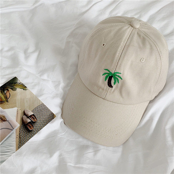 Uniszex sapka napellenzővel és hímzett felirattal