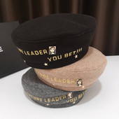 Női gyapjú sapka felirattal - barett típusú