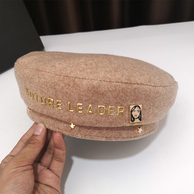 Női gyapjú sapka felirattal - barett típusú