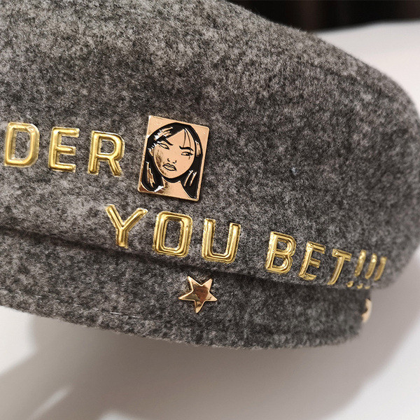 Női gyapjú sapka felirattal - barett típusú