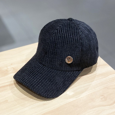 Női kordbársony sapka fém elemmel