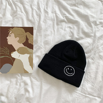 Πλεκτό καπέλο με κέντημα