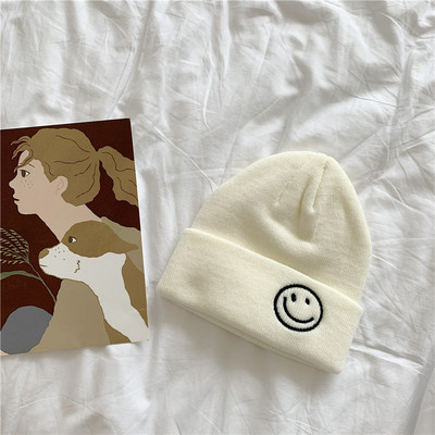 Πλεκτό καπέλο με κέντημα