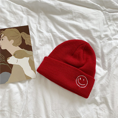 Πλεκτό καπέλο με κέντημα