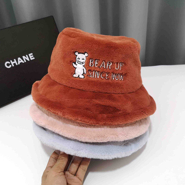 Női plüss sapka több színben felirattal
