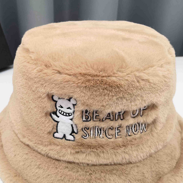 Női plüss sapka több színben felirattal