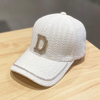 Palarie de dama cu vizor si element metalic