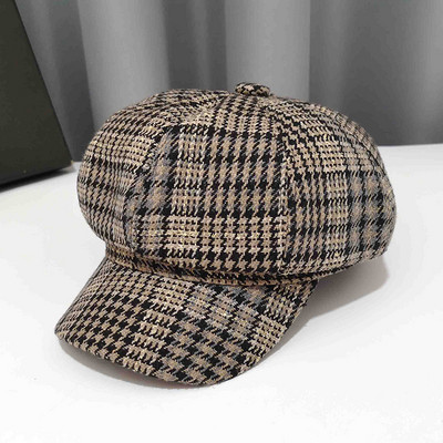 Φθινοπωρινό - χειμερινό καπέλο με γείσο σε δύο χρώματα