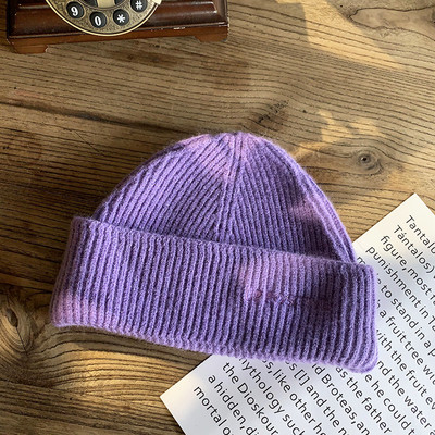 Πλεκτό γυναικείο καπέλο με κέντημα