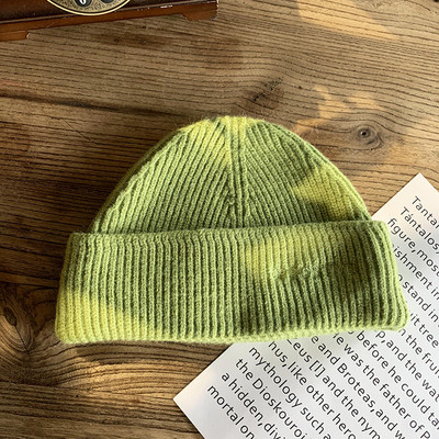 Πλεκτό γυναικείο καπέλο με κέντημα