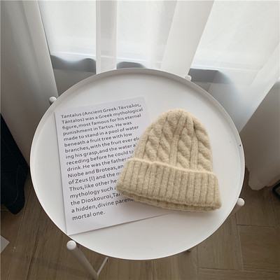 Πλεκτό χειμερινό καπέλο