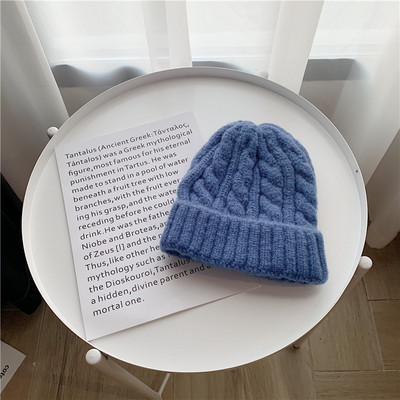 Πλεκτό χειμερινό καπέλο