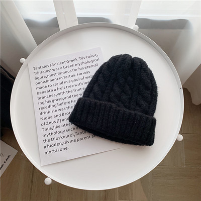 Πλεκτό χειμερινό καπέλο