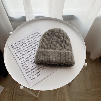 Πλεκτό χειμερινό καπέλο