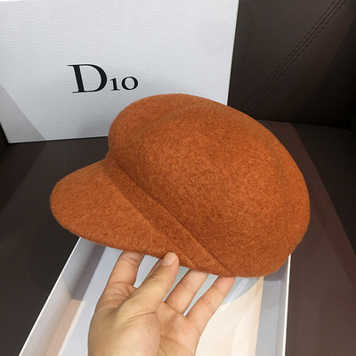 Téli női sapka sima modell napellenzővel