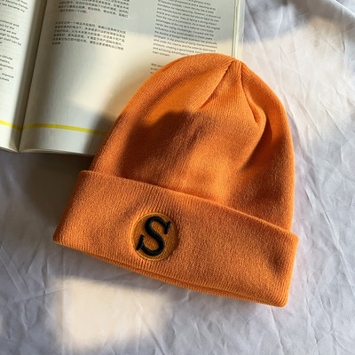 Ženska zimska kapa sa vezom