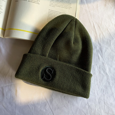 Ženska zimska kapa sa vezom