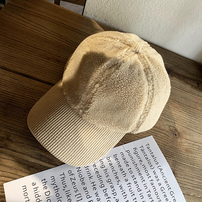 Γυναικείο καπέλο με γείσο