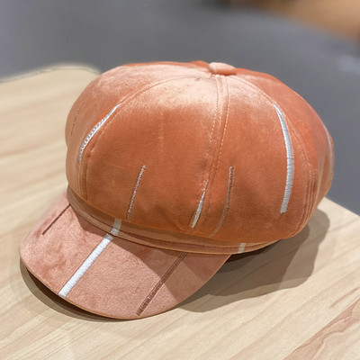 Γυναικείο βελούδινο καπέλο με γείσο