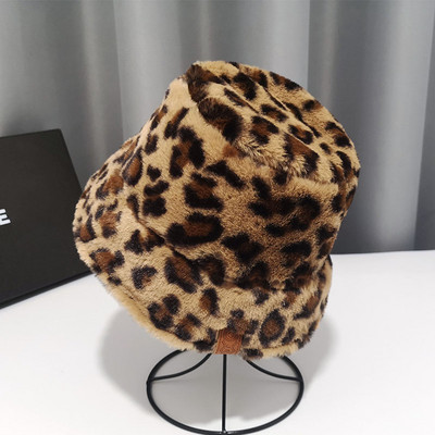 Γυναικείο βελούδινο καπέλο σε τρία χρώματα