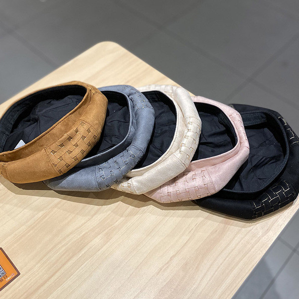 Női bársony barett sapka