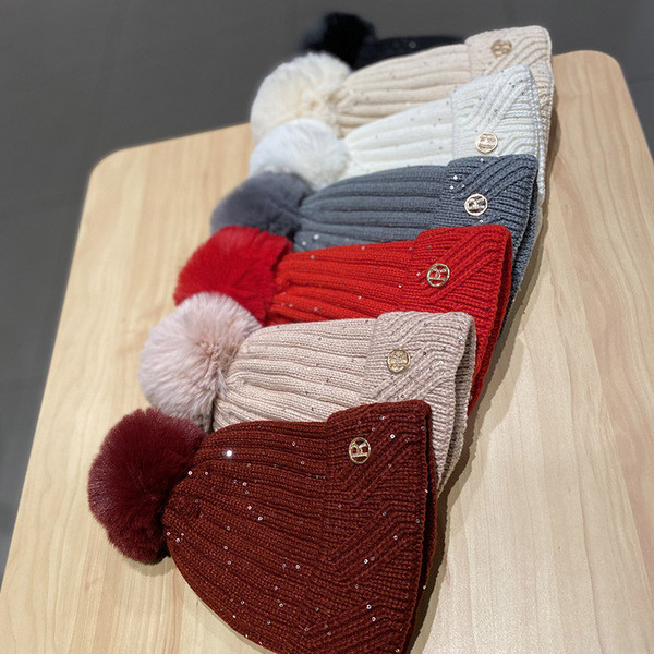 Palarie de iarna dama cu puf si pietre