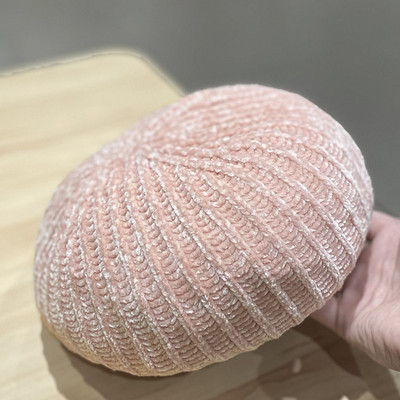 Kötött női beret típusú sapka