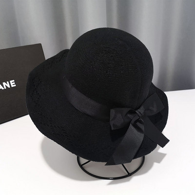 Kötött alkalmi női sapka szalaggal