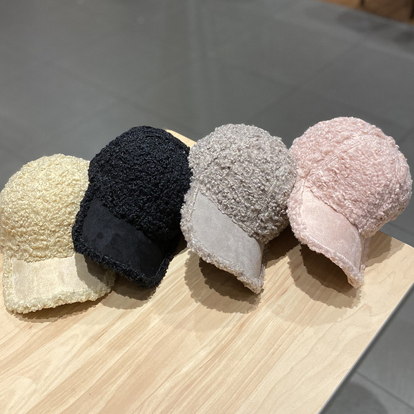 Női pehelykalap napellenzővel