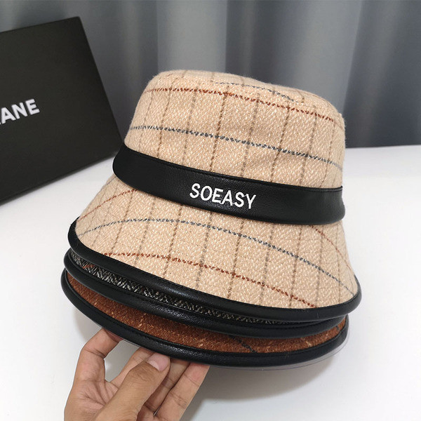 Női alkalmi gyapjú sapka felirattal