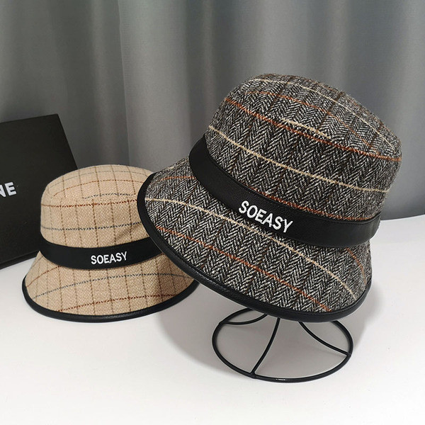 Női alkalmi gyapjú sapka felirattal