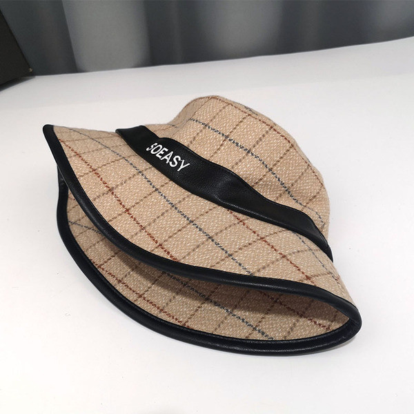 Női alkalmi gyapjú sapka felirattal