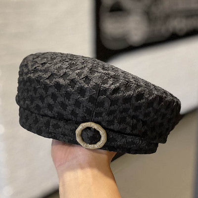 Γυναικείο καπέλο με αγκράφα