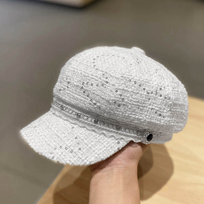 ÚJ Modell női kalap flitterrel és fém lánccal