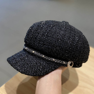 ÚJ Modell női kalap flitterrel és fém lánccal