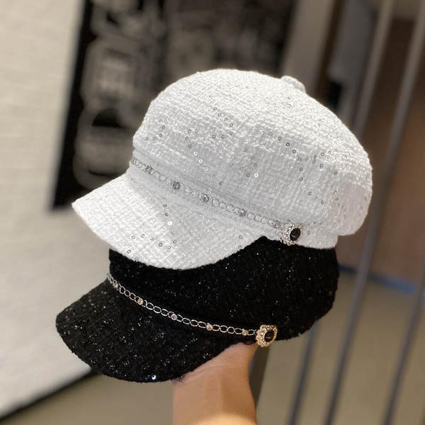 ÚJ Modell női kalap flitterrel és fém lánccal