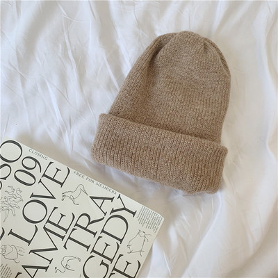 Χειμωνιάτικο πλεκτό καπέλο για γυναίκες