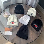 Gyapjú unisex sapka hímzéssel