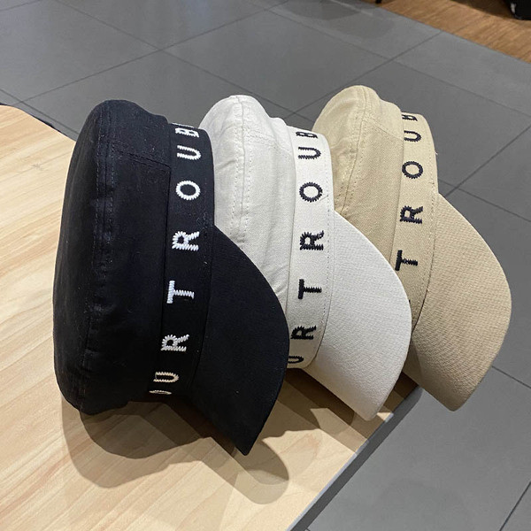 Női sapka típus hímzett felirattal