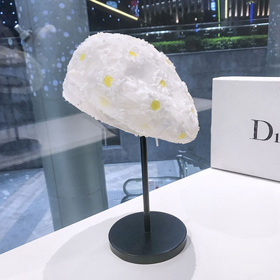 Μοντέρνο γυναικείο καπέλο τύπου μπερέ